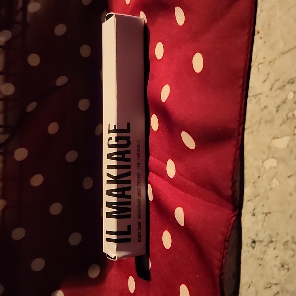 COPY - NWOT IL MAKIAGE WATERPROOF